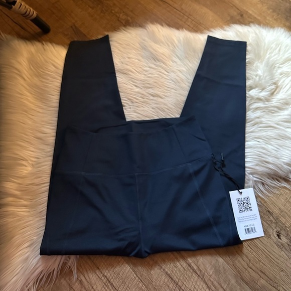 GIRLFRIEND COLLECTIVE High-Rise Compression 7/8 Leggings In Navy Blue - Picture 4 of 7